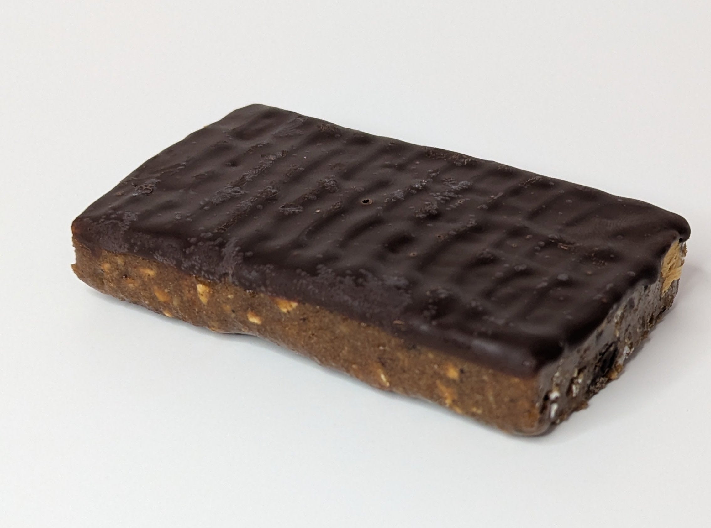 On Trail Nutrition Dark Chocolate Oat protein bar